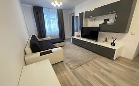 Coresi Mall Relax Apartment